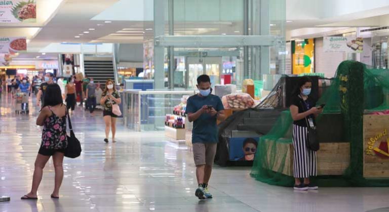 Local gov’ts have final say on letting minors in malls