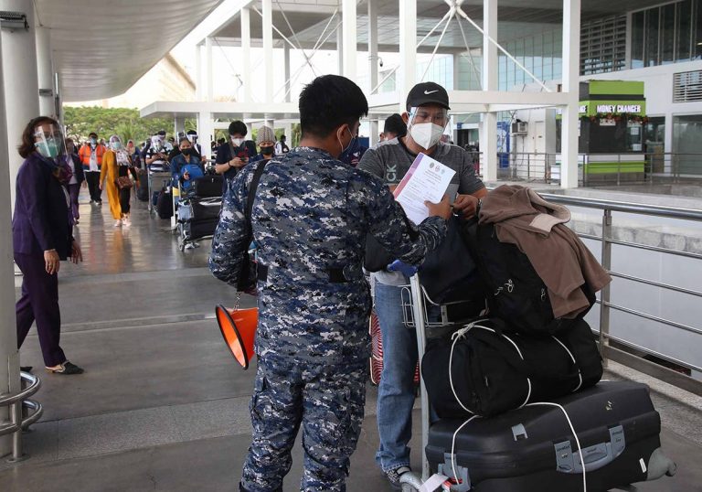 New Zealand defends 8 offloaded Filipino nurses