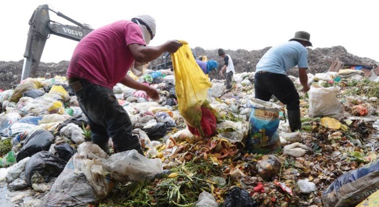 DENR shuts down LGU-run open dumpsite in Pampanga