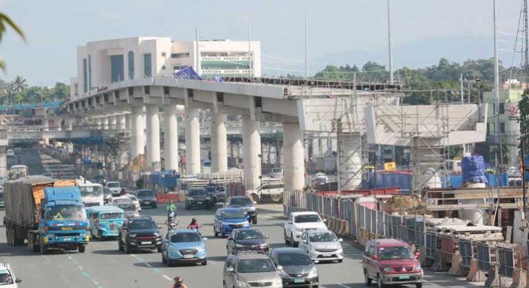 MRT-7 North Ave. to Sacred Heart, Caloocan seen running by Dec.
