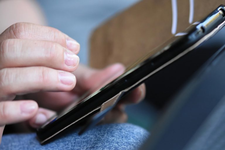 Chinese users flock to U.S. chat app Clubhouse, evading censors