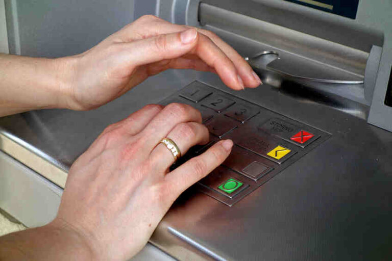 ATM users urged to choose machines with lowest fees