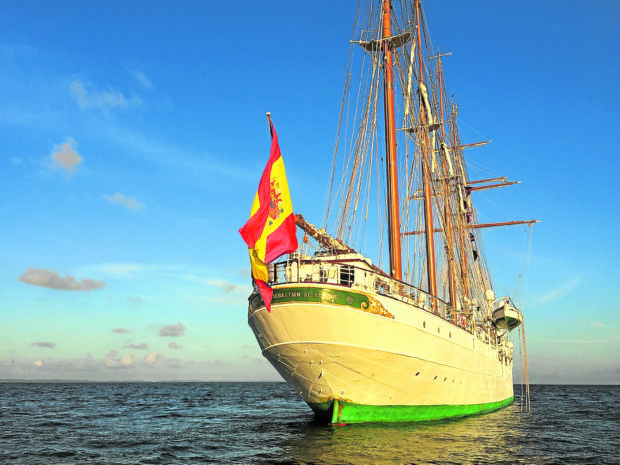 Spanish ship Juan SebastiÁn de Elcano arrives in Guiuan