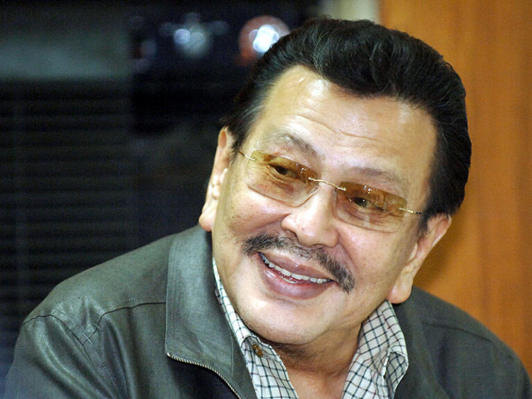 Ex-President Estrada in ‘stable’ condition, kidney ‘improving’