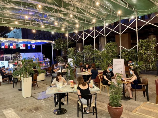 RWM takes on outdoor dining with Newport Parklet