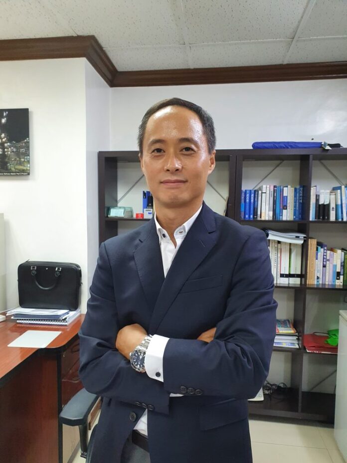 Expat say thanks to their bank heroes