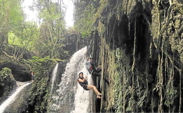 Cebu gov calls for better services, guidelines at Kawasan Falls