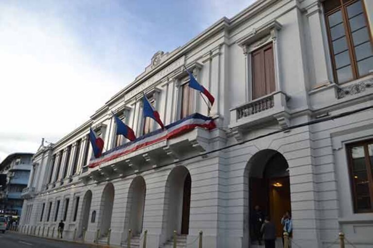 Govt debt payments shrink in July