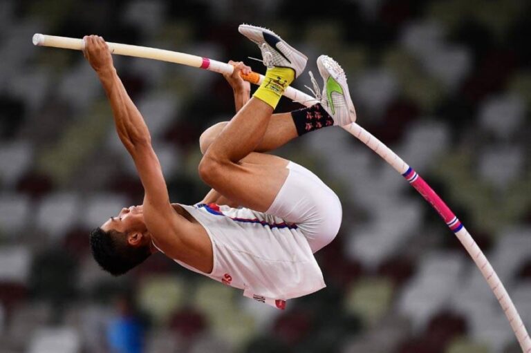 Obiena posts new Asian record, bags gold in Austria