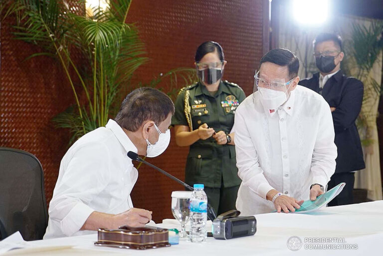 Duterte bars Cabinet from attending Senate probe