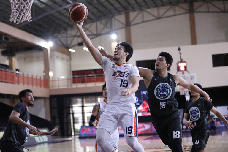 Bolts make assault on no. 2 seed