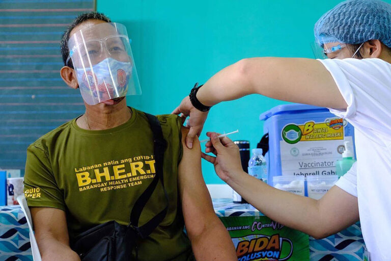 Vaccinated applicants to get priority hiring in Davao City 