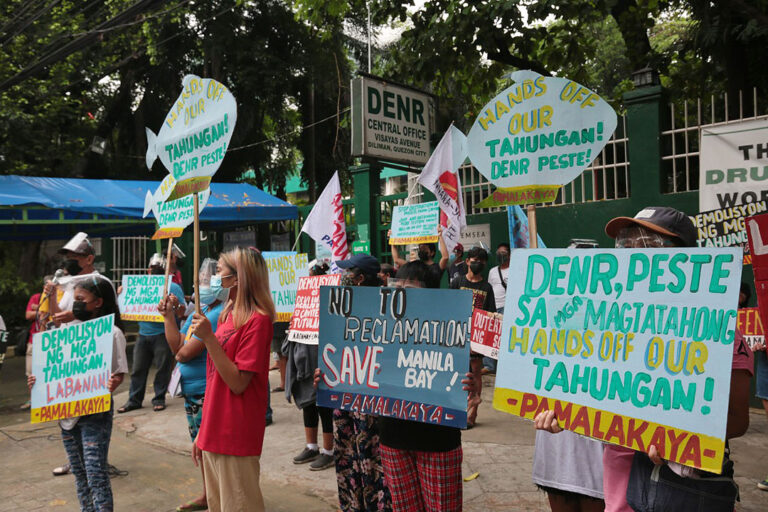Fishers group appeals to local governments to defy order to dismantle fishing structures in Cavite