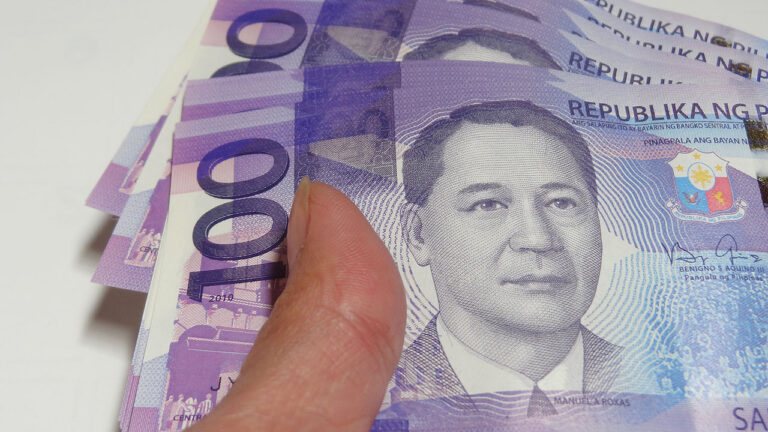 Peso rallies vs dollar on trade data 