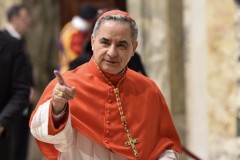 Cardinal on trial as Vatican financial scandal case resumes