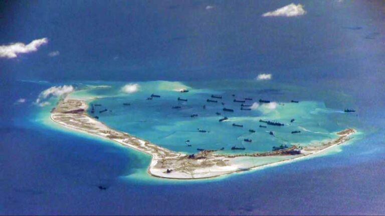 Philippines, Malaysia bemoan Chinese presence in disputed sea