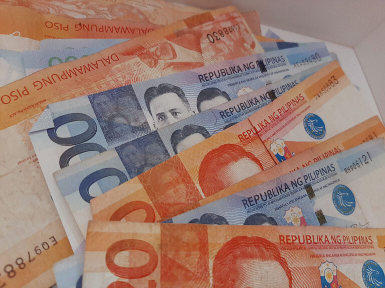 Peso strengthens as dollar takes hit from US debt ceiling impasse