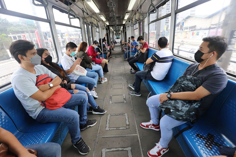 Philippines posts 849 new cases as testing dips