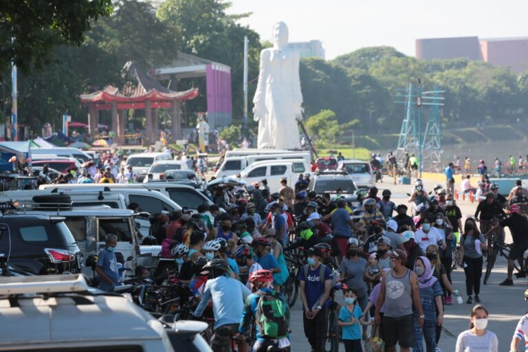 Philippines further eases restrictions in Metro Manila