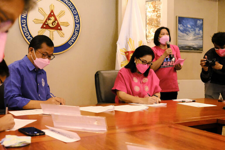 Robredo inks deal with union leaders on labor agenda