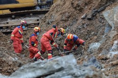 14 killed in Chinese construction site landslide