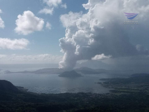 Thousands flee after Taal volcano erupts
