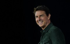 Tom Cruise unveils ‘Top Gun’ sequel with mid-air stunt