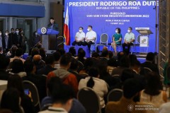 Pres. Duterte commends supermarket chain for helping SMEs