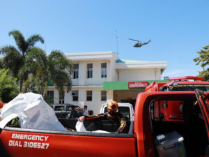 Philippines airlifts aid to areas cut off since earthquake