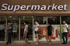 3 big supermarket chains agree to Palace request to sell refined sugar supplies at P70/kilo