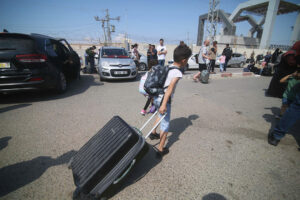 Foreigners in Gaza Strip including 2 Filipinos cross Rafah Border to Egypt