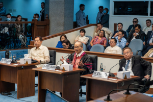 Three former chief justices question 16-vote threshold in impeachment trial