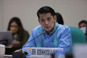 Padilla keeps stance in Bato escape